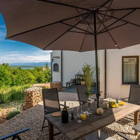 Awesome In With Kitchen Holiday home *