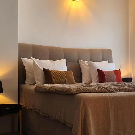 Awesome In With Kitchen Holiday home *