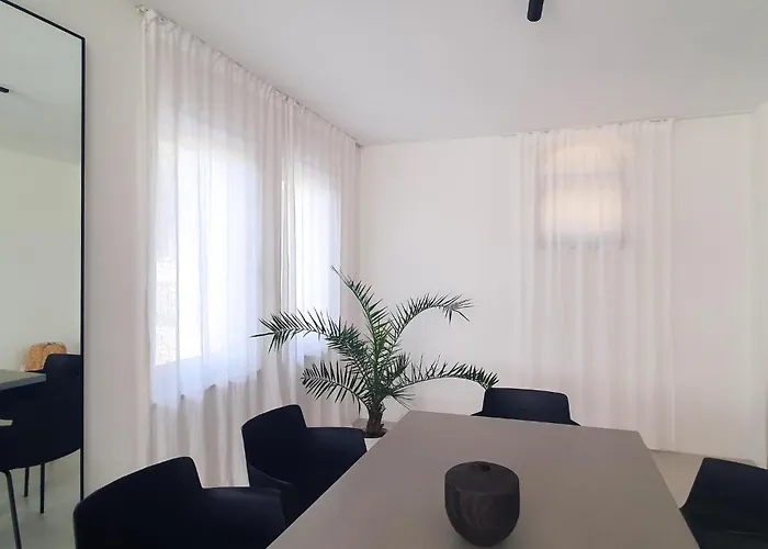 3 Bedroom Gorgeous In *