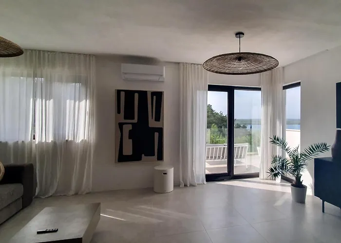 3 Bedroom Gorgeous In * Klimno